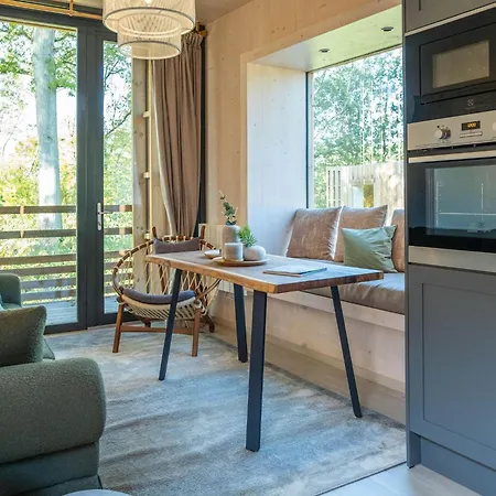 펜션 Romantic Forest Hideaway